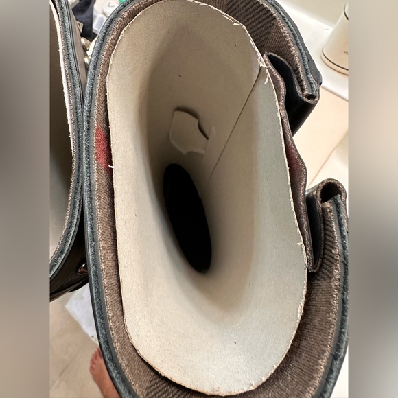 NEW BURBERRY HOLLOWAYS RUBBER BOOTS W SPIKES NEW - Picture 5 of 6